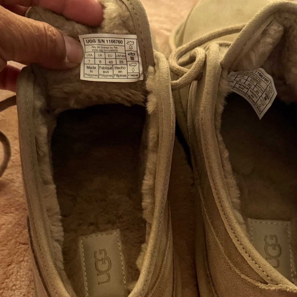 UGG Kids Slippers - Light Gray - Picture 4 of 4